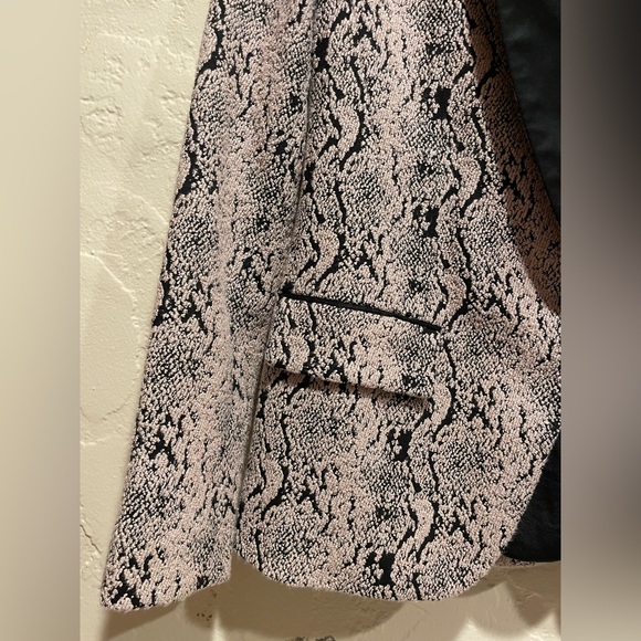 FREE PEOPLE {RARE} Femme Print Snake Blazer - Picture 8 of 10